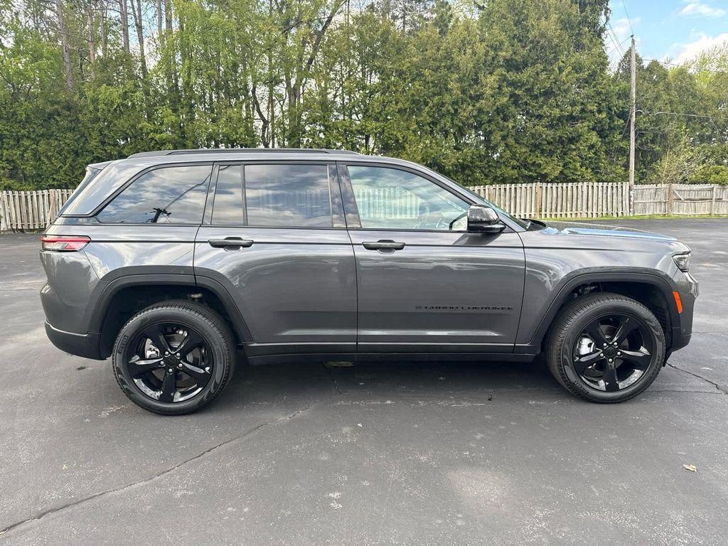 used 2024 Jeep Grand Cherokee car, priced at $40,952