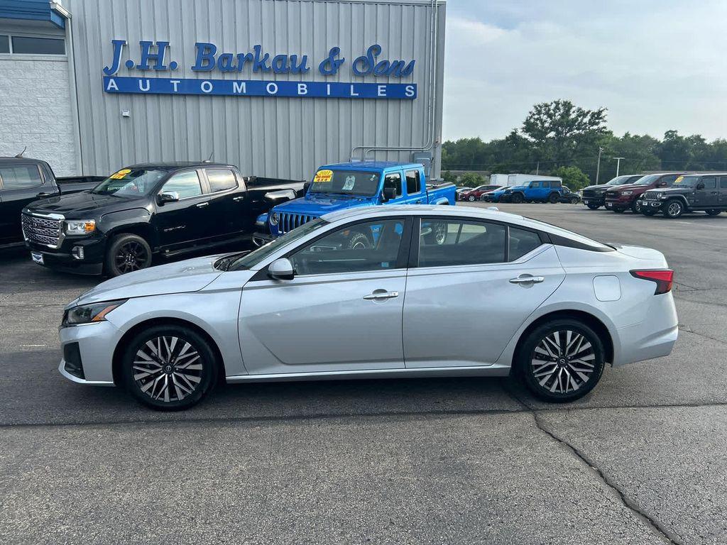 used 2023 Nissan Altima car, priced at $20,952