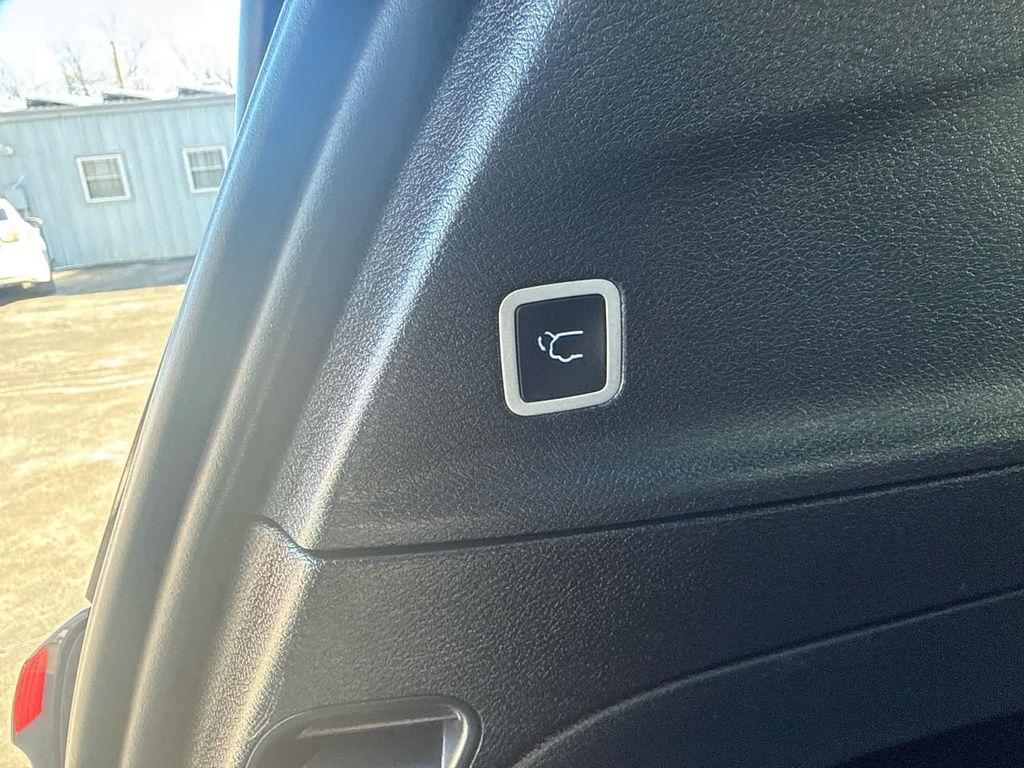 used 2023 Chrysler Pacifica car, priced at $26,952