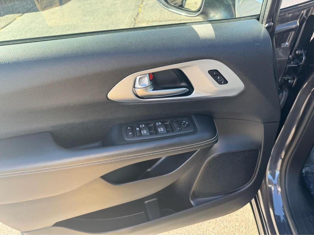 used 2022 Chrysler Pacifica car, priced at $37,952