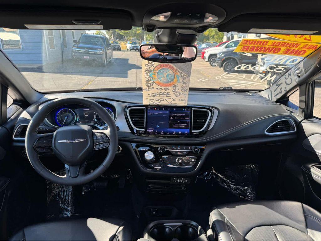 used 2022 Chrysler Pacifica car, priced at $37,952