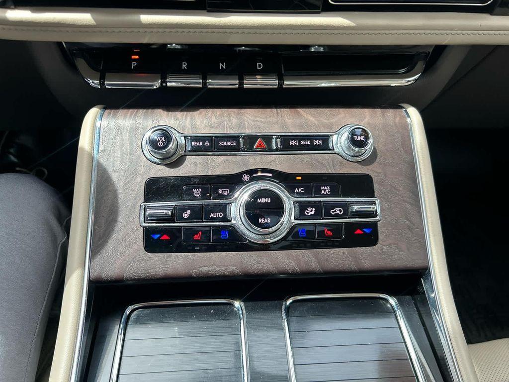 used 2022 Lincoln Aviator car, priced at $45,301