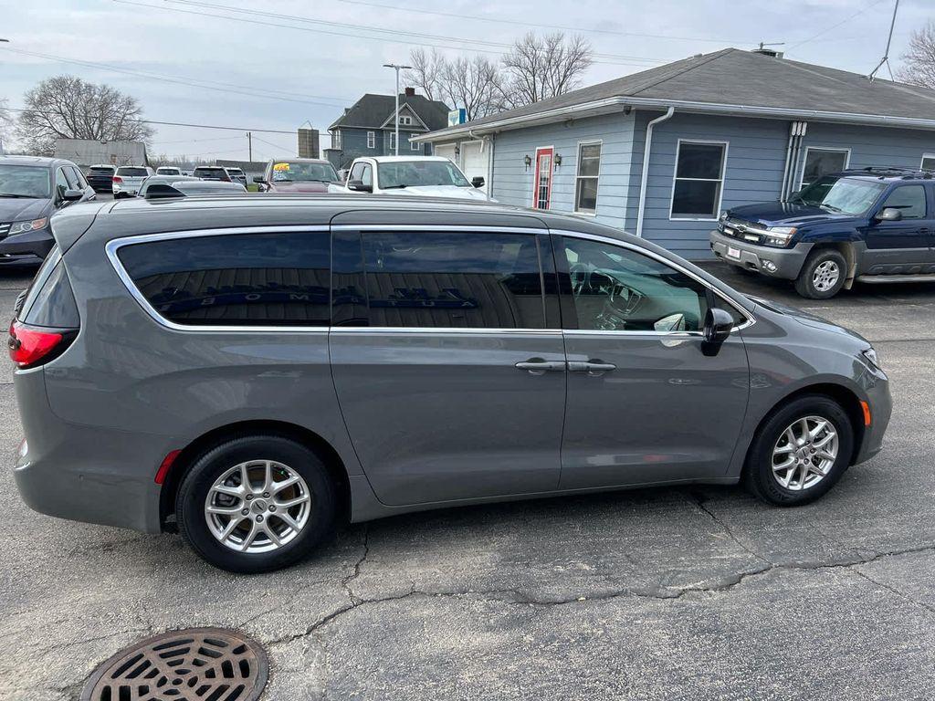 used 2025 Chrysler Pacifica car, priced at $36,301