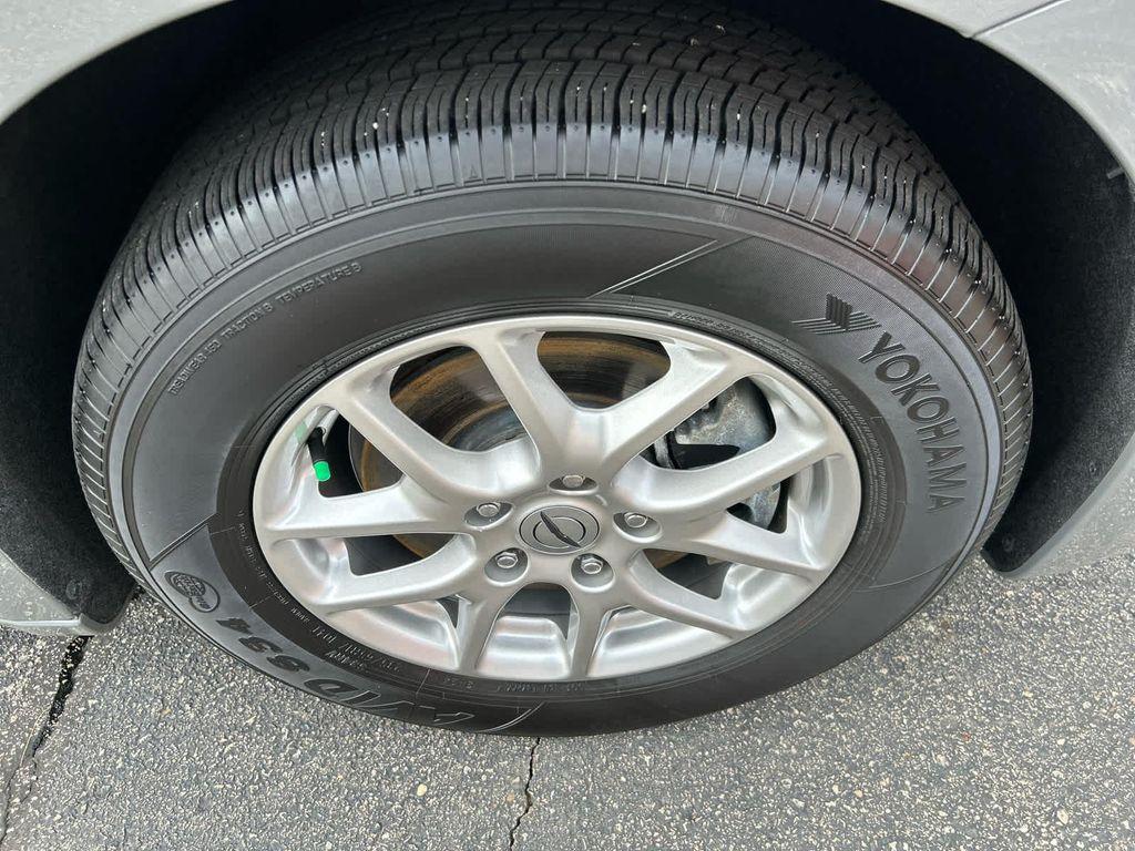 used 2025 Chrysler Pacifica car, priced at $36,301