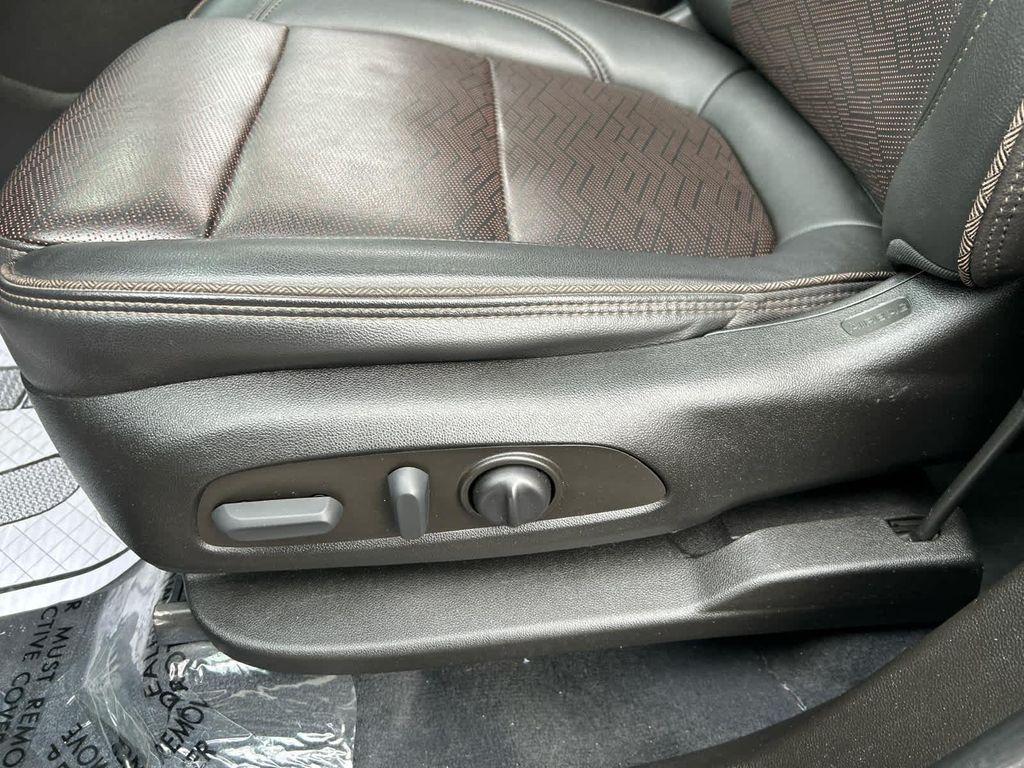 used 2022 Chevrolet Traverse car, priced at $28,952