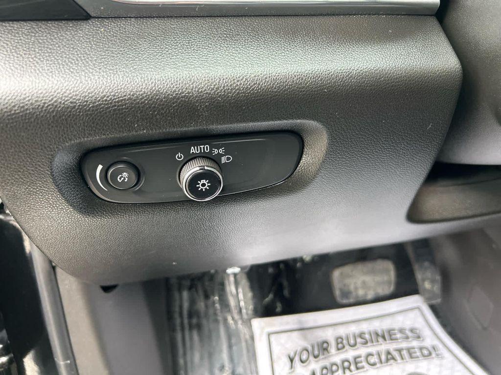 used 2022 Chevrolet Traverse car, priced at $28,952