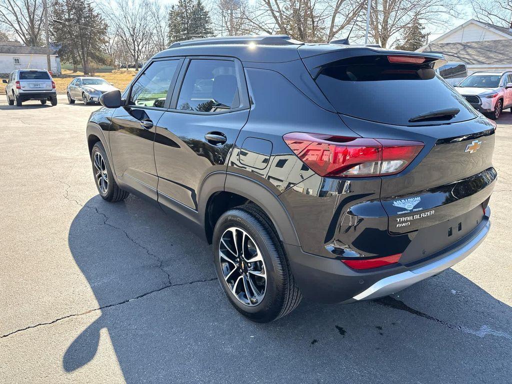 used 2025 Chevrolet TrailBlazer car