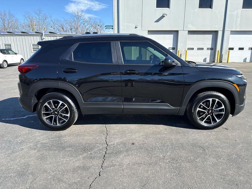 used 2025 Chevrolet TrailBlazer car