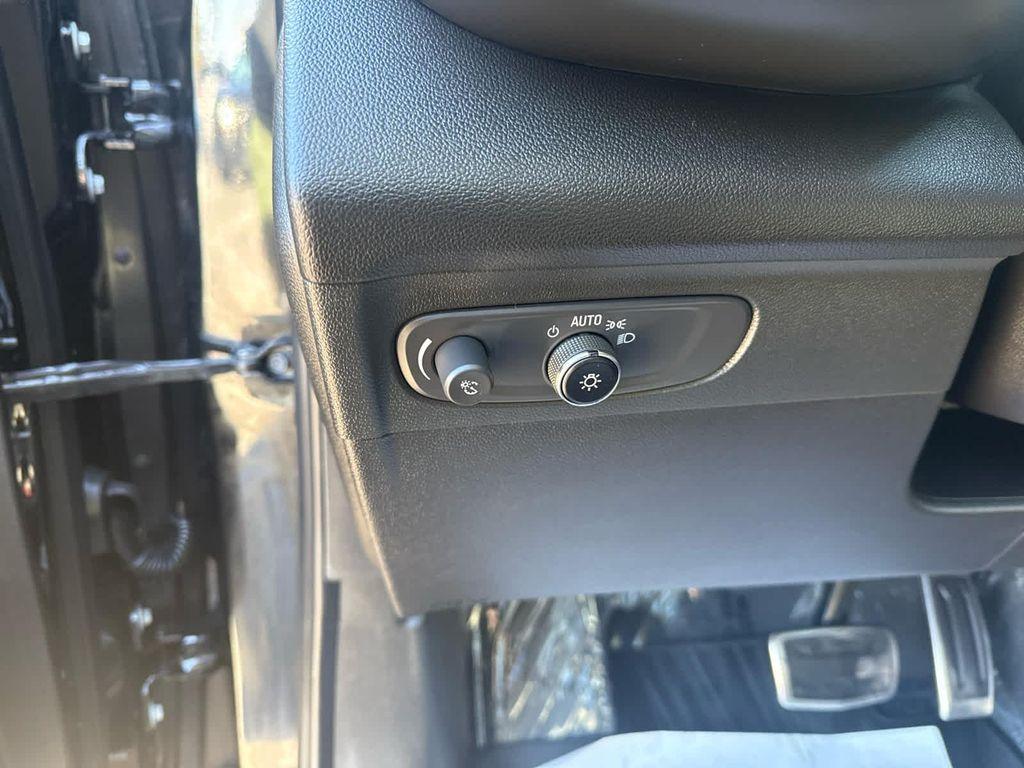 used 2023 Buick Envision car, priced at $34,952