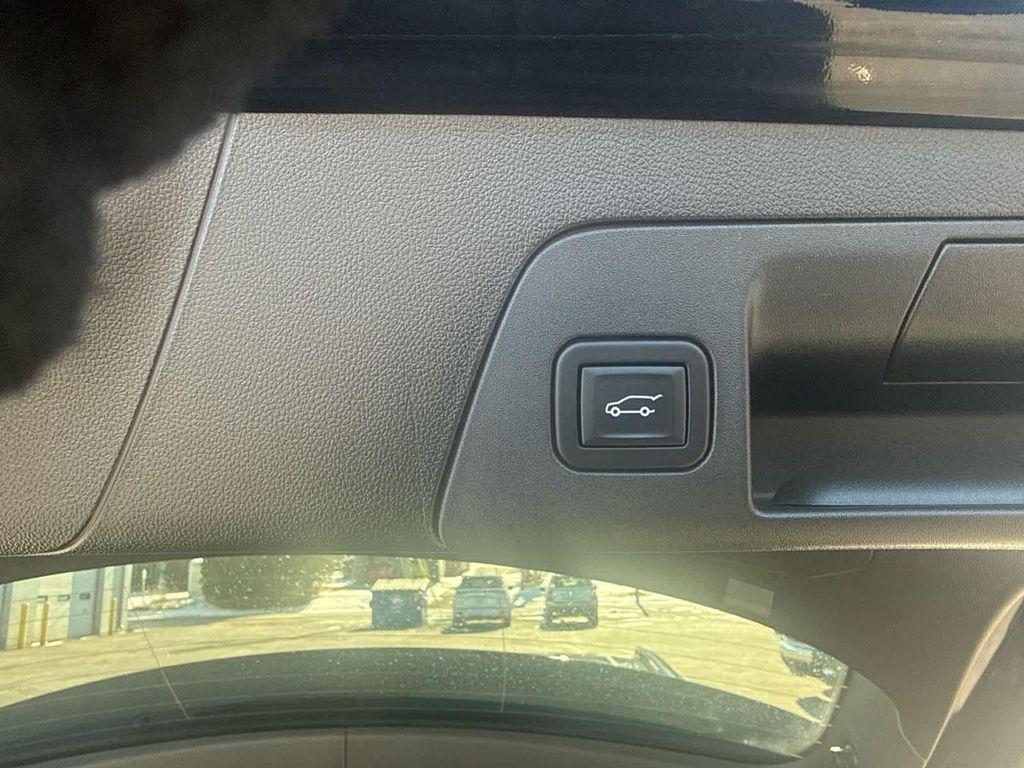 used 2023 Buick Envision car, priced at $34,952