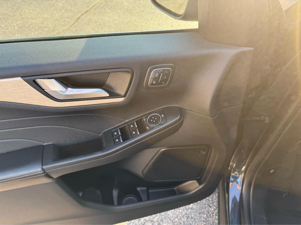 used 2022 Ford Escape car, priced at $28,952