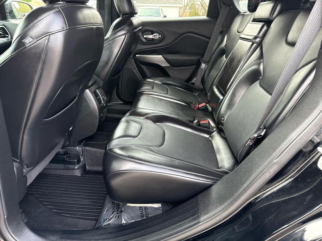 used 2019 Jeep Cherokee car