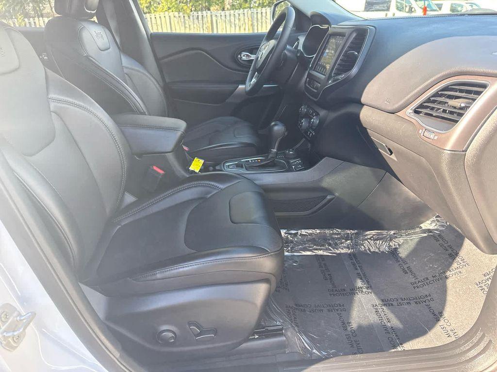 used 2022 Jeep Cherokee car, priced at $27,301