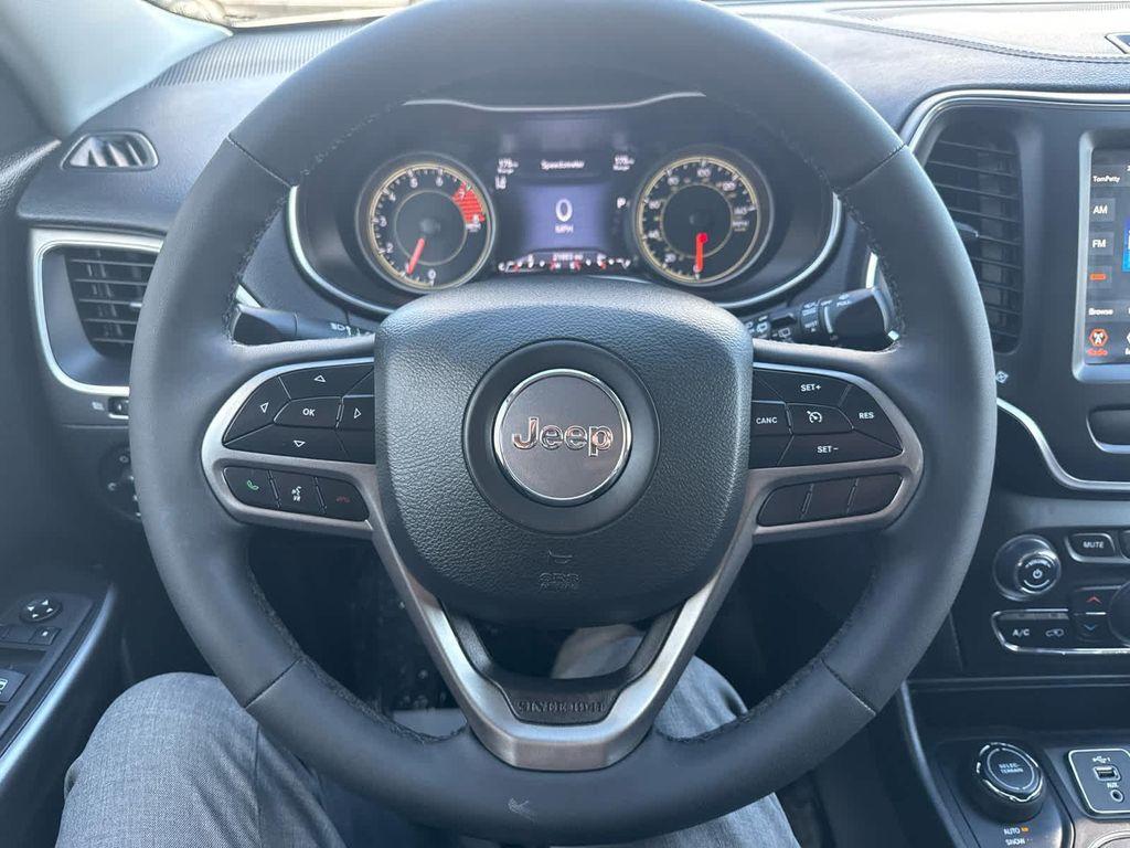 used 2022 Jeep Cherokee car, priced at $27,301