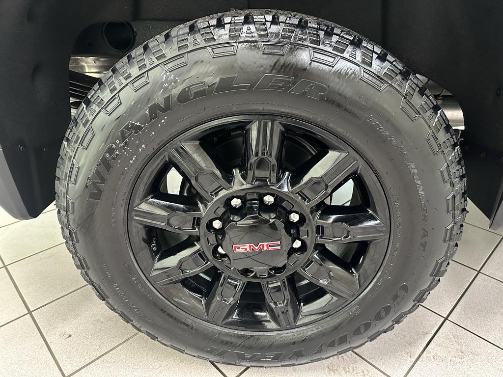 new 2026 GMC Sierra 2500 car, priced at $80,435