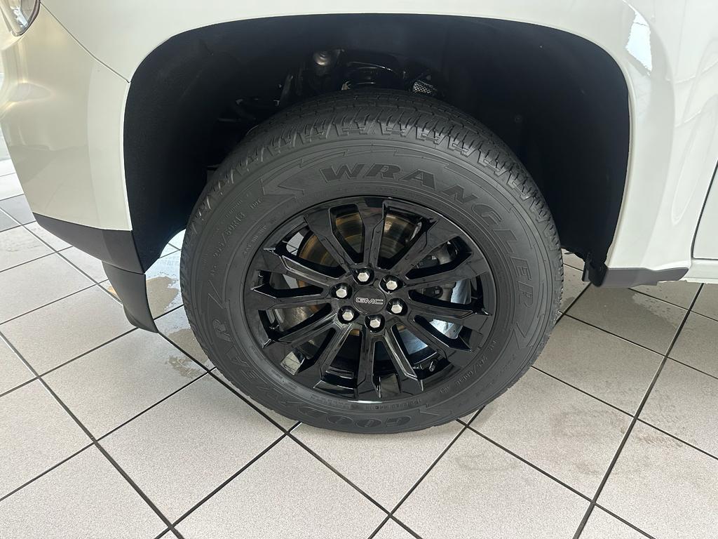 used 2022 GMC Canyon car, priced at $25,021