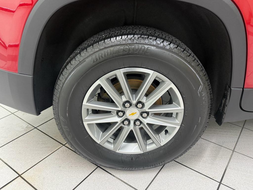 used 2023 Chevrolet Traverse car, priced at $25,234