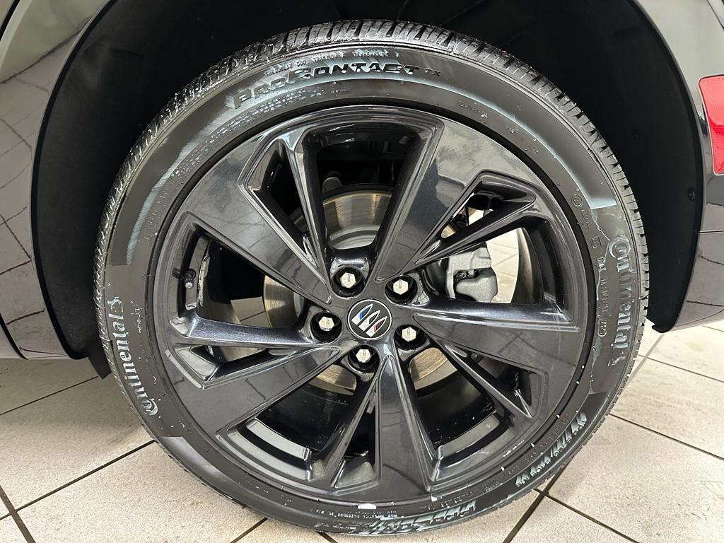 used 2025 Buick Envision car, priced at $29,885