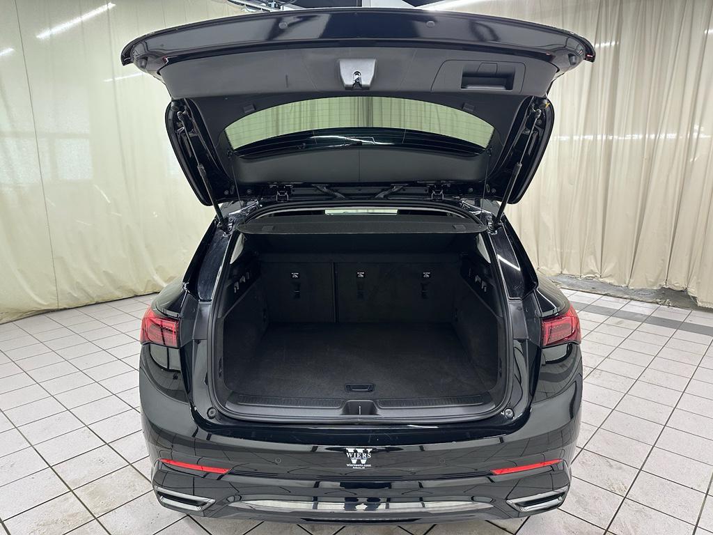 used 2025 Buick Envision car, priced at $29,885