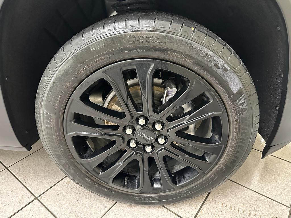 used 2023 GMC Acadia car, priced at $29,588