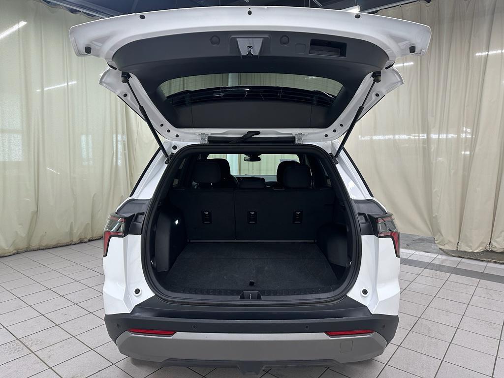 used 2025 Chevrolet Equinox car, priced at $25,880