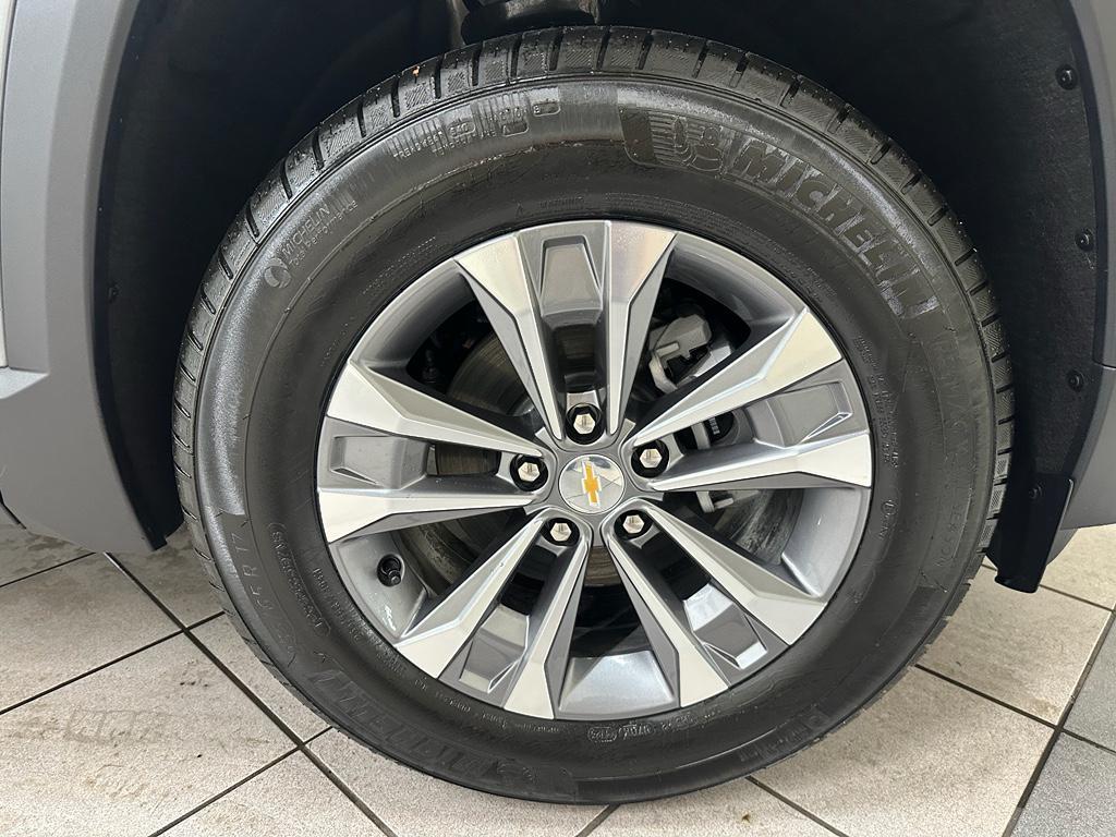 new 2026 Chevrolet Equinox car, priced at $32,046