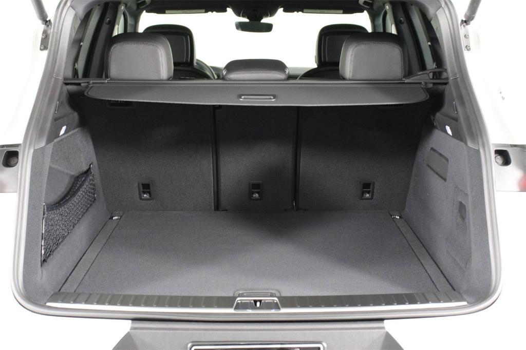 new 2026 Porsche Cayenne car, priced at $101,760