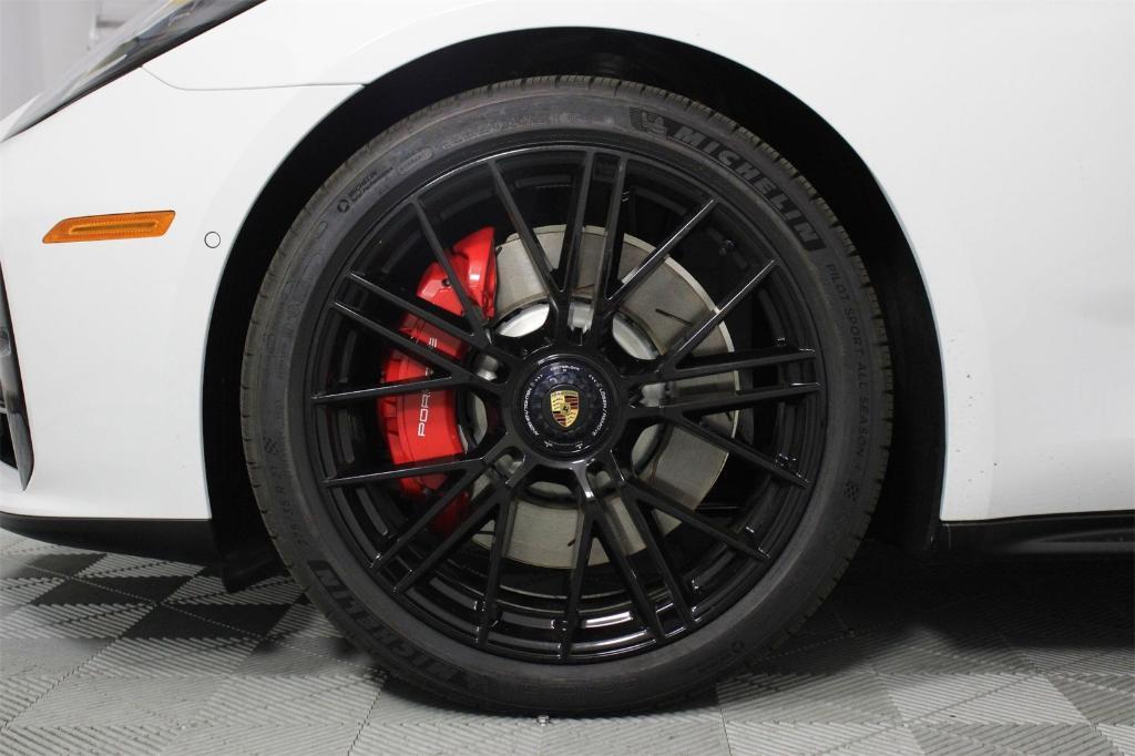 new 2026 Porsche Panamera car, priced at $191,450