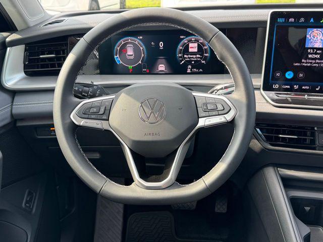 new 2025 Volkswagen Tiguan car, priced at $33,896