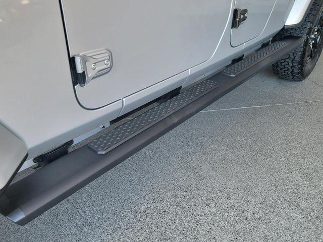 used 2022 Jeep Gladiator car, priced at $28,575