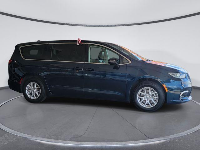 used 2024 Chrysler Pacifica car, priced at $27,295