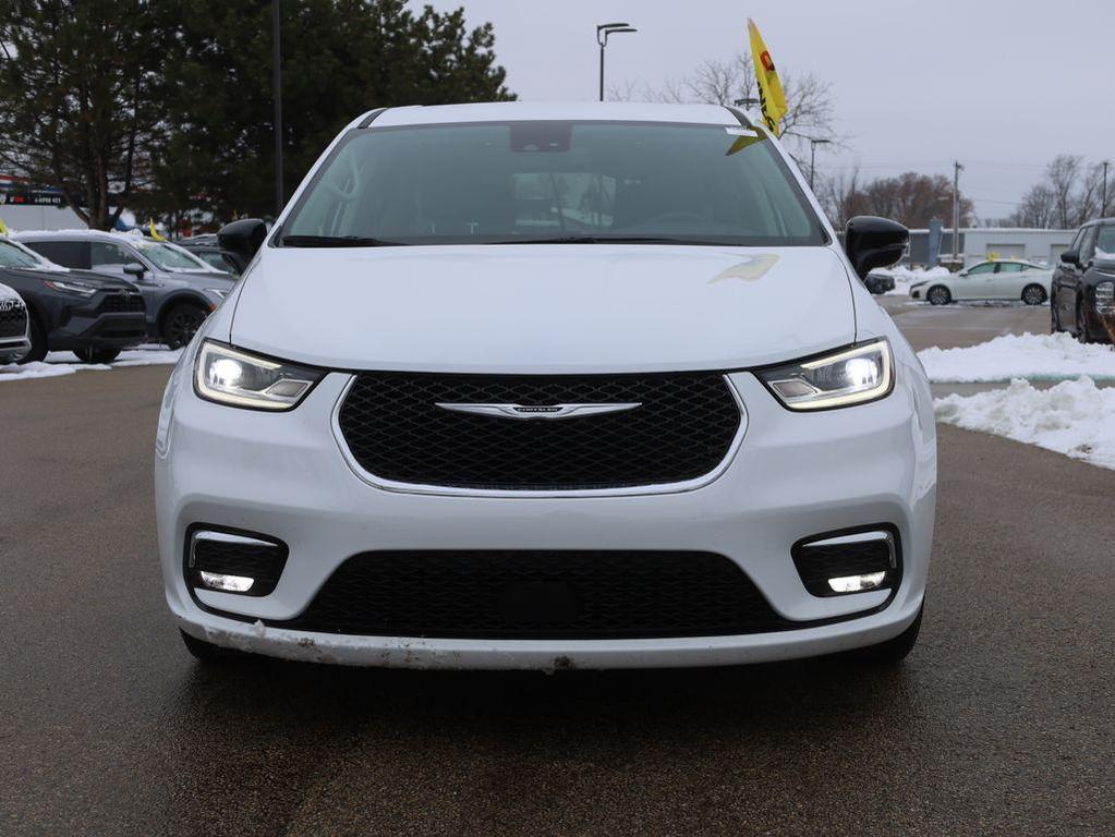 used 2024 Chrysler Pacifica car, priced at $29,777