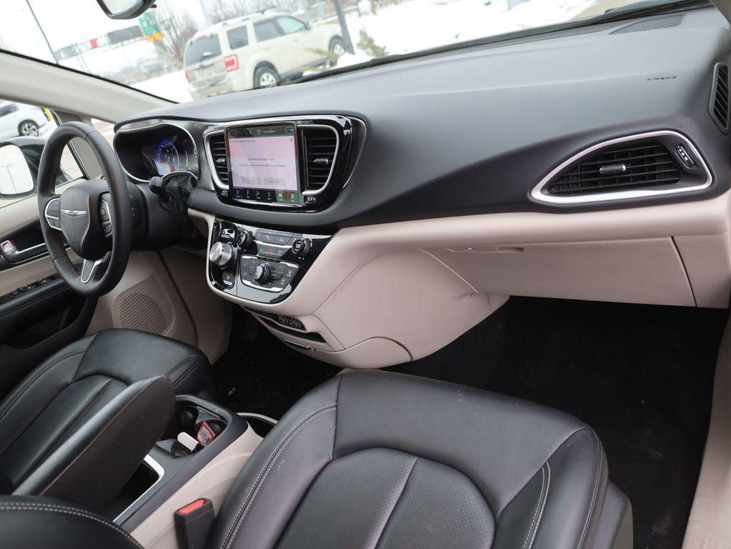 used 2024 Chrysler Pacifica car, priced at $29,777