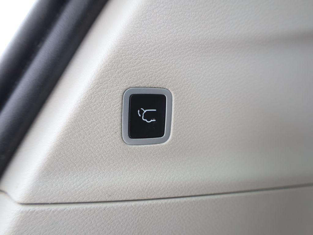 used 2024 Chrysler Pacifica car, priced at $29,777