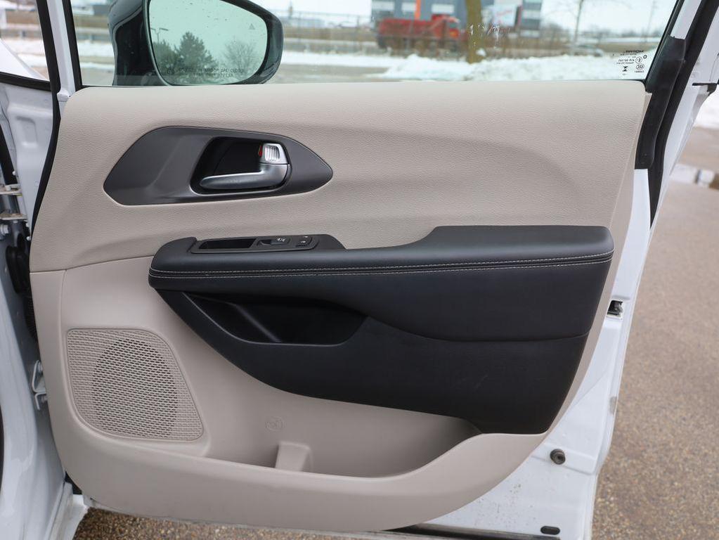 used 2024 Chrysler Pacifica car, priced at $29,777