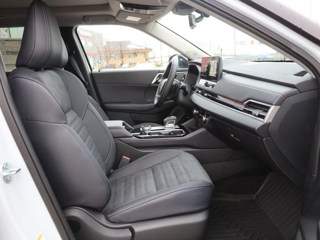 new 2026 Mitsubishi Outlander car, priced at $39,450