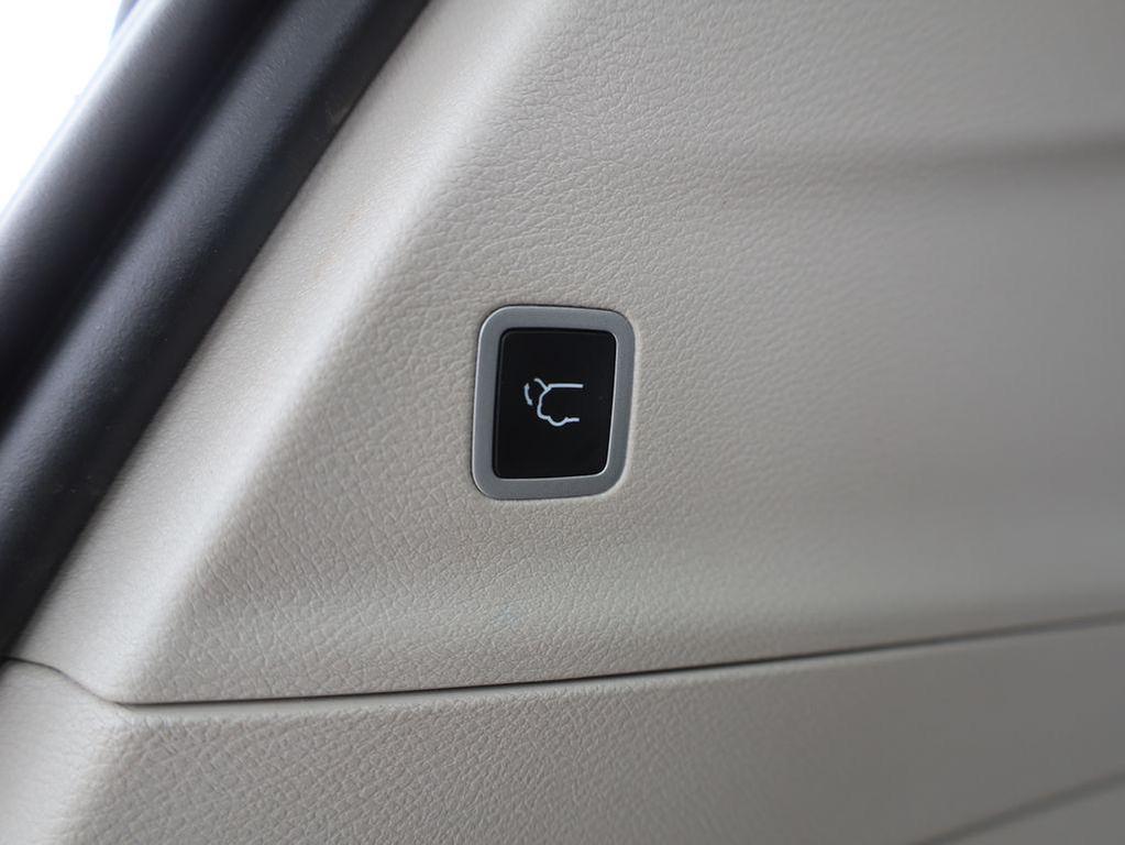 used 2024 Chrysler Pacifica car, priced at $29,577