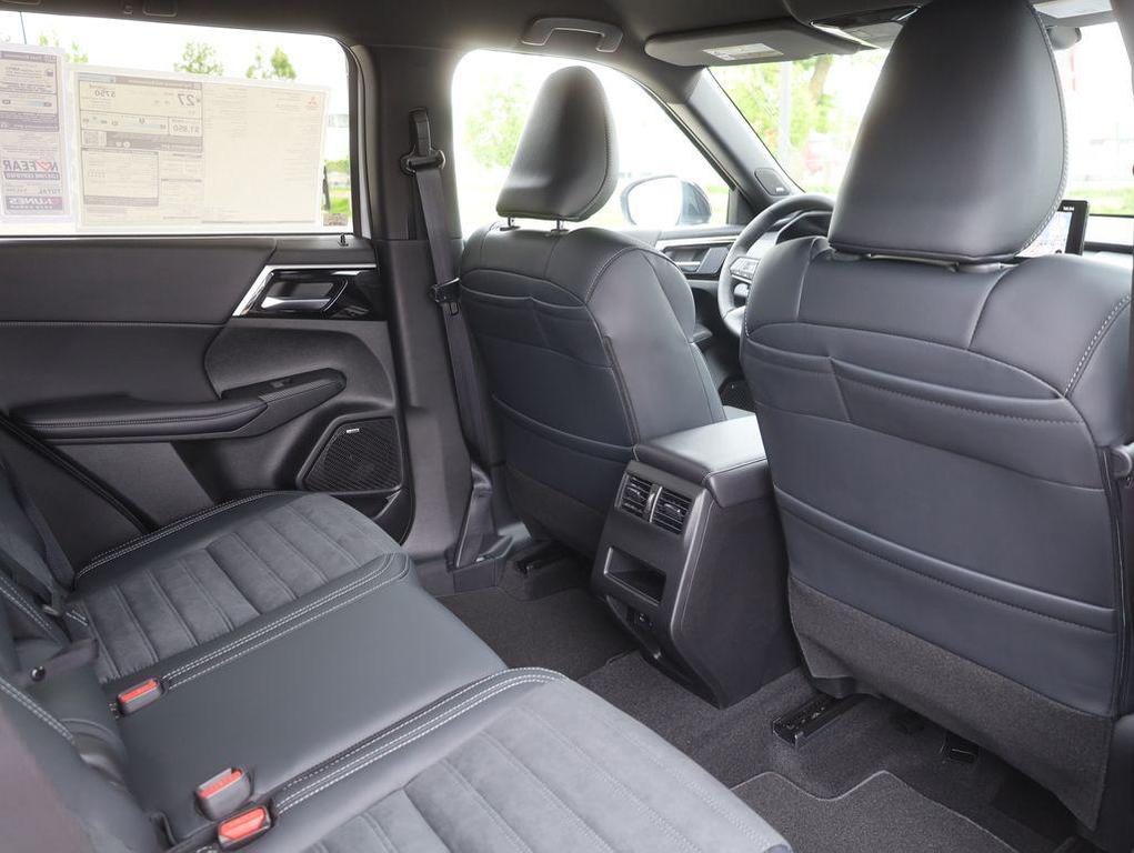 new 2026 Mitsubishi Outlander car, priced at $33,137
