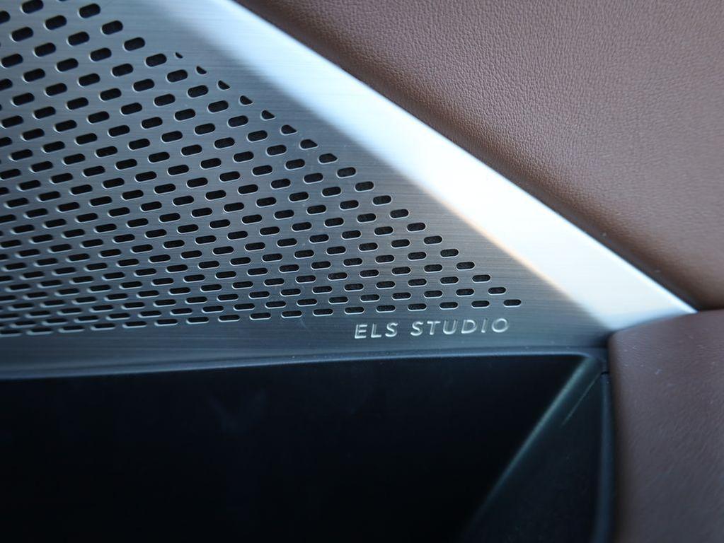 used 2024 Acura MDX car, priced at $37,277