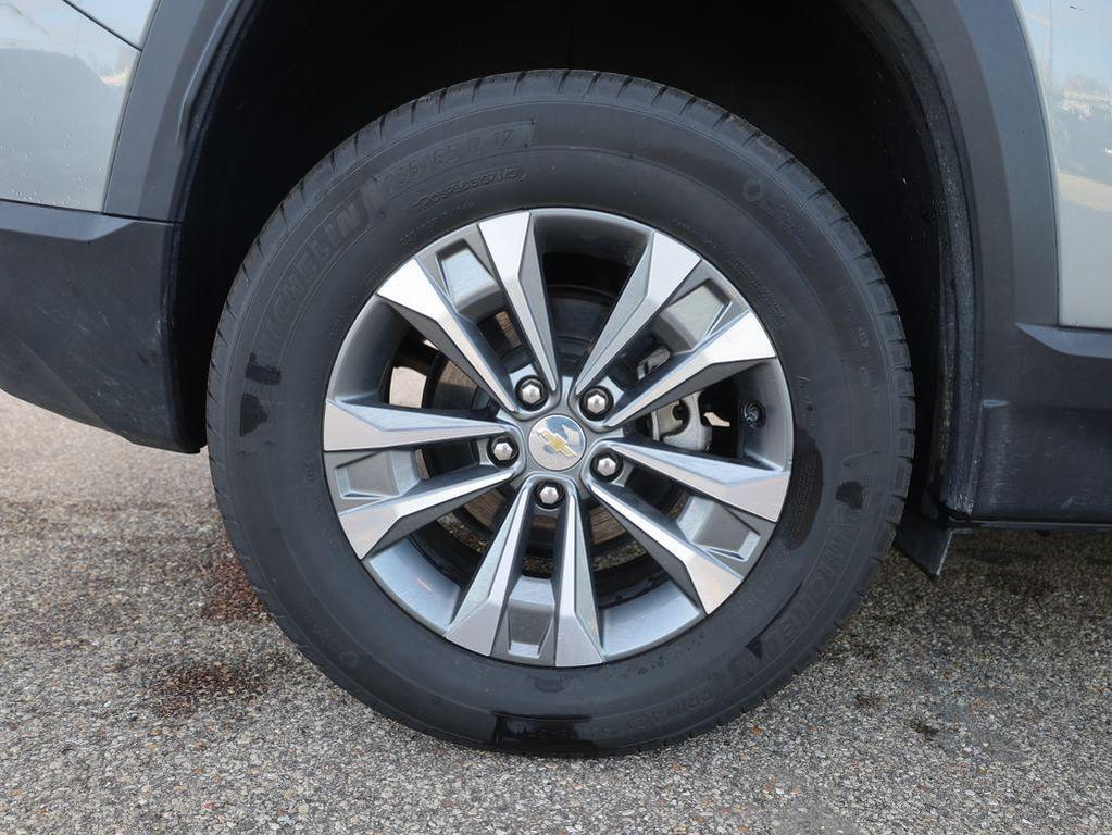 used 2026 Chevrolet Equinox car, priced at $31,014