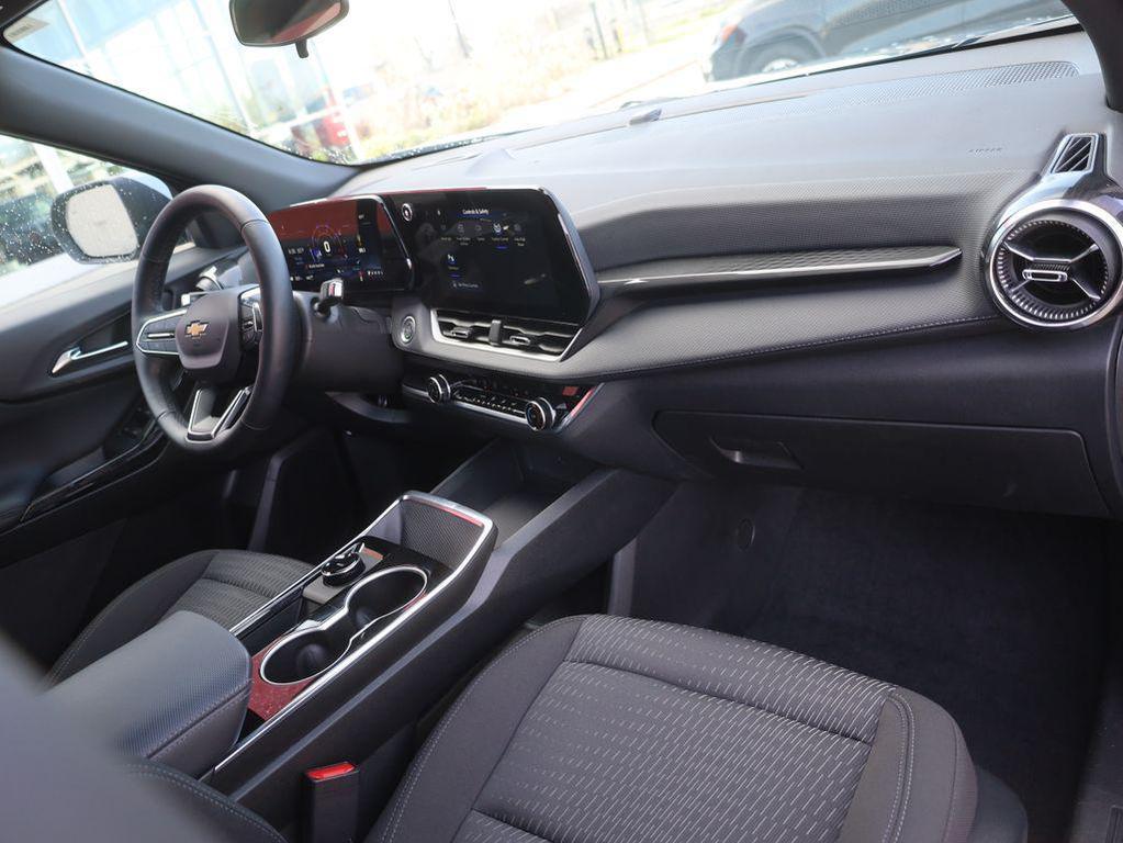 used 2026 Chevrolet Equinox car, priced at $31,014