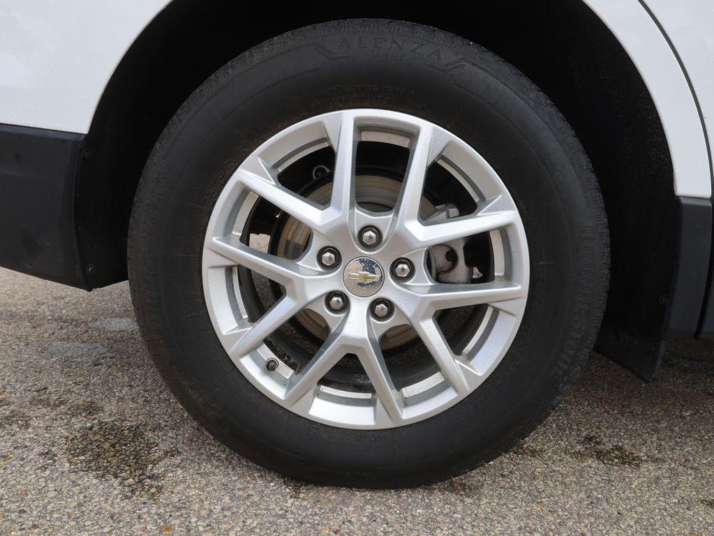 used 2024 Chevrolet Equinox car, priced at $22,914