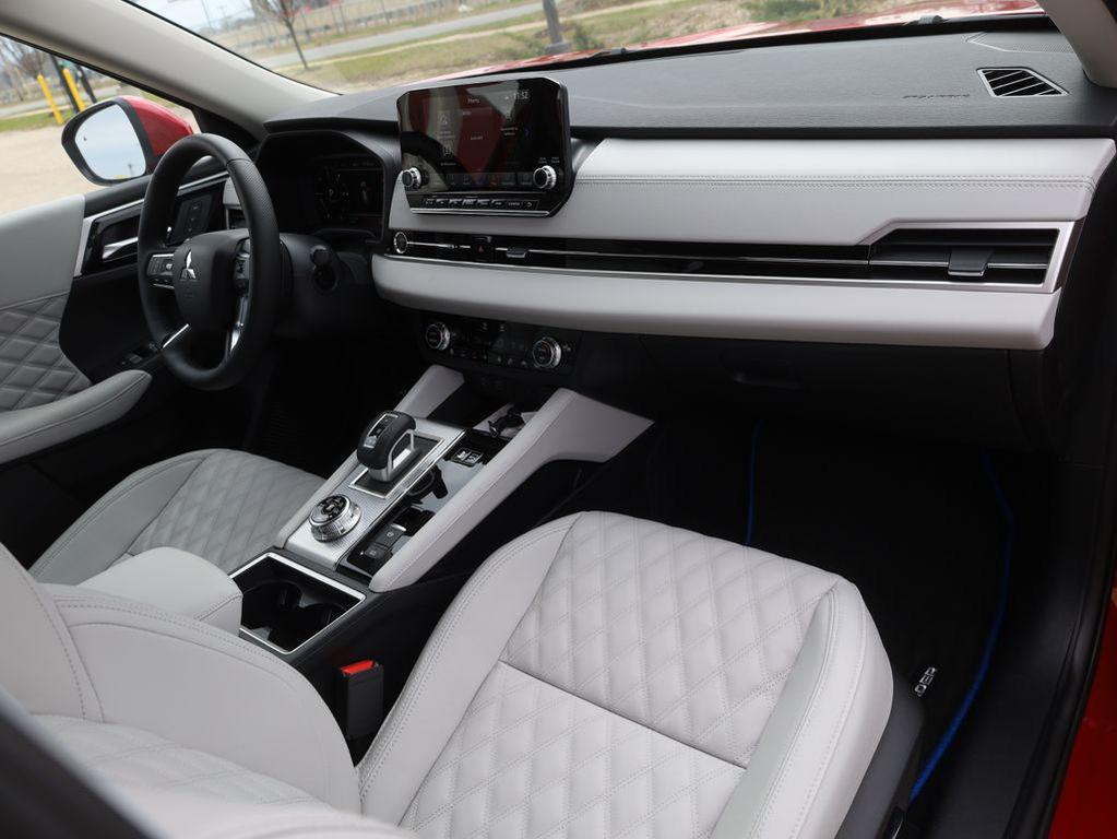 new 2025 Mitsubishi Outlander PHEV car, priced at $41,542