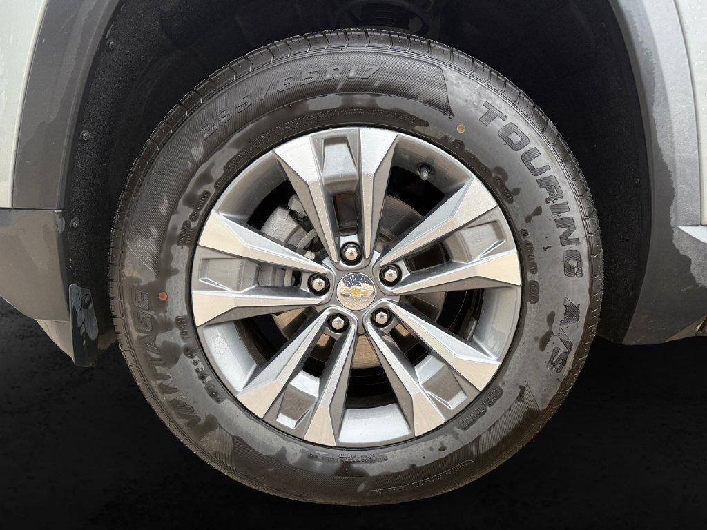 used 2025 Chevrolet Equinox car, priced at $25,714
