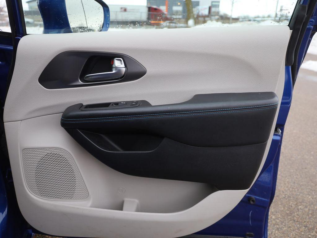 used 2021 Chrysler Pacifica car, priced at $21,977