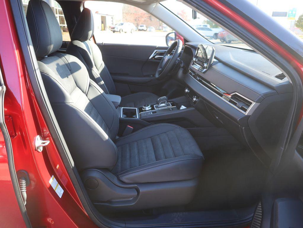 new 2025 Mitsubishi Outlander PHEV car, priced at $37,605