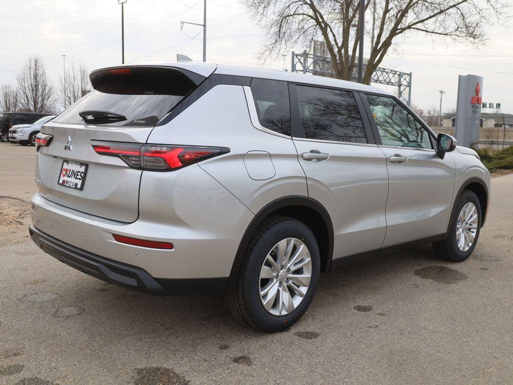 new 2026 Mitsubishi Outlander car, priced at $30,125