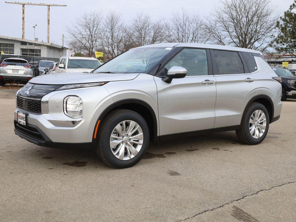 new 2026 Mitsubishi Outlander car, priced at $30,125