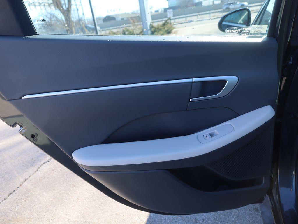 used 2025 Hyundai Sonata Hybrid car, priced at $24,277