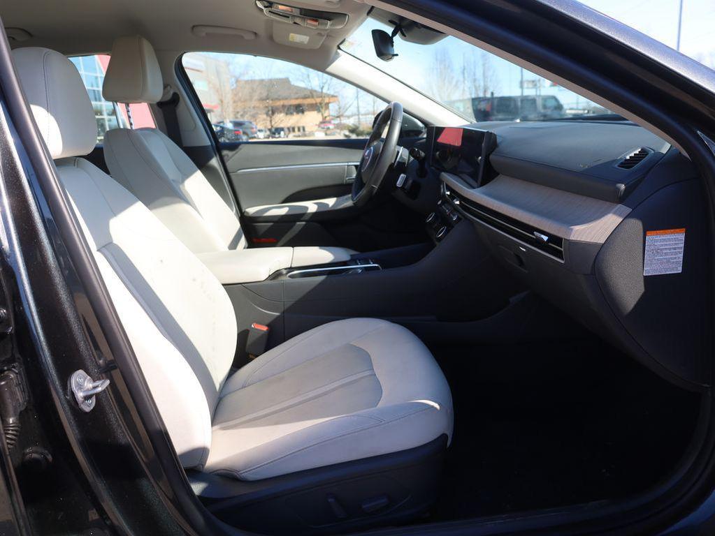 used 2025 Hyundai Sonata Hybrid car, priced at $24,277